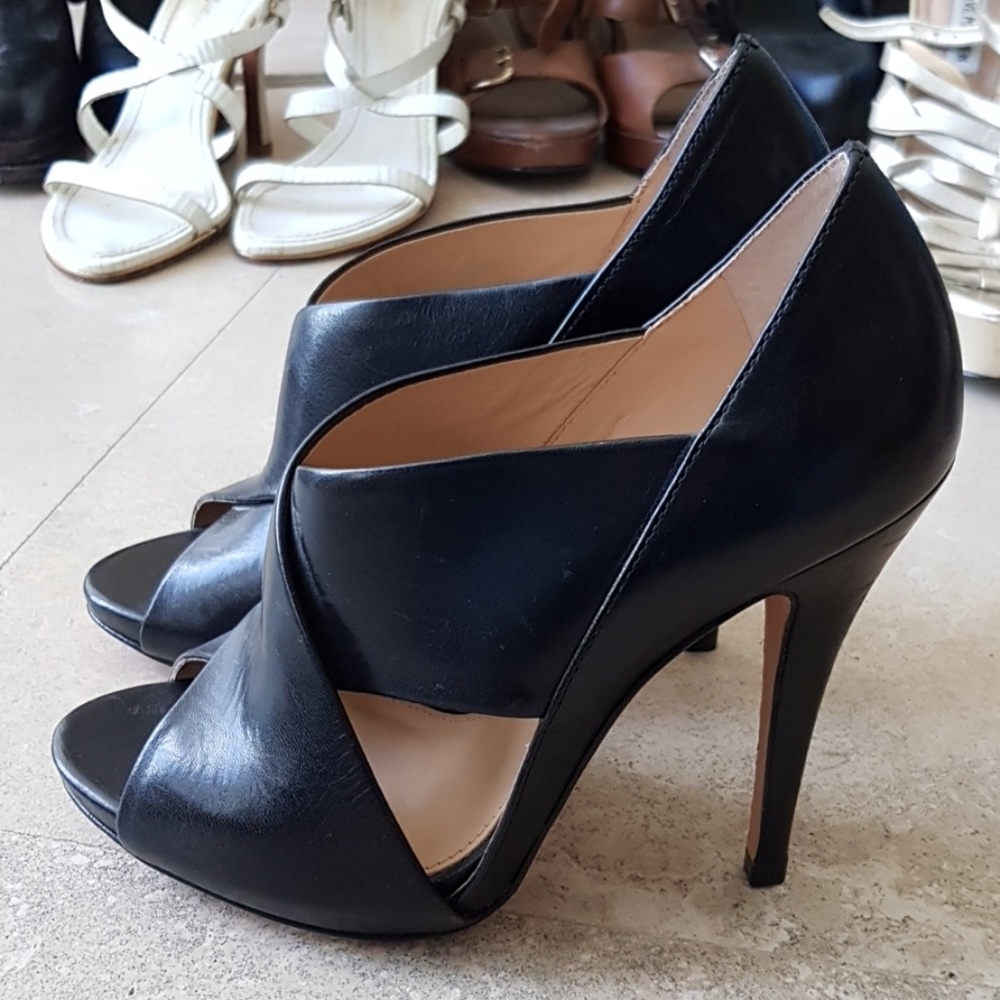 Leather sandals black size 37